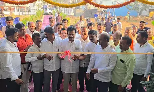 Karnataka : गांववालों द्वारा बनाए गए स्कूल के कमरे का उद्घाटन Karnataka : गांववालों द्वारा बनाए गए स्कूल के कमरे का उद्घाटन