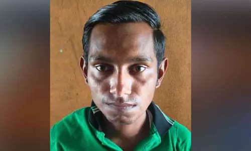 Kerala : अंतरराज्यीय कर्मचारी चार किलो गांजा के साथ गिरफ्तार Kerala : अंतरराज्यीय कर्मचारी चार किलो गांजा के साथ गिरफ्तार