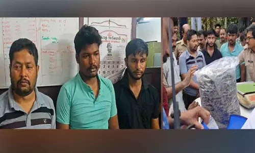 Kerala : आबकारी टीम ने बंगाल के तीन लोगों को साढ़े नौ किलो गांजा के साथ गिरफ्तार किया