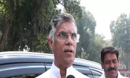30 दिन की भीख: पवन खेड़ा ने रूस से तेल खरीदने पर US की छूट पर केंद्र की आलोचना की