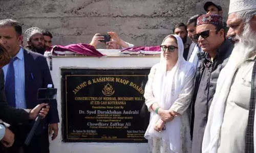 Andrabi ने मस्जिद का उद्घाटन किया, ईदगाह की नींव रखी