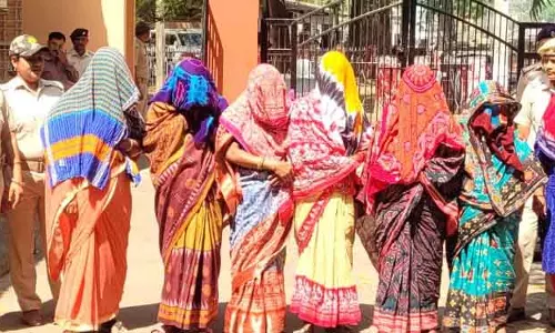 Sambalpur 6 अंतरराज्यीय महिला चेन स्नेचर पकड़ी गईं Sambalpur 6 अंतरराज्यीय महिला चेन स्नेचर पकड़ी गईं