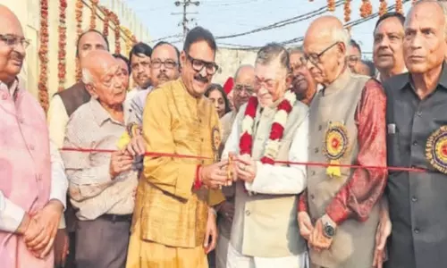 Bareilly: भाईचारे के रंग में रंगा होली मिलाप मेला