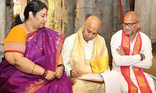 मुद्ददा रविचंद्र ने TTD EO का पदभार संभाला मुद्ददा रविचंद्र ने TTD EO का पदभार संभाला