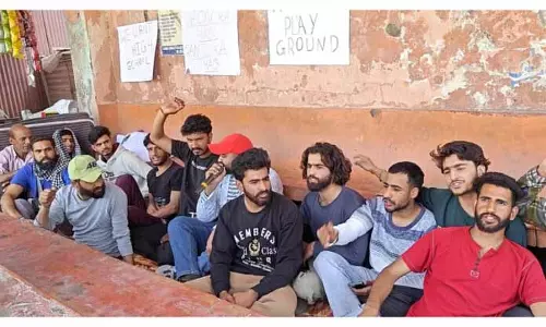Dasal Panchayat में युवाओं ने भूख हड़ताल की