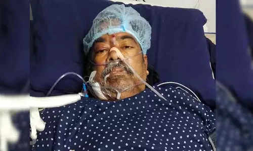 Hit And Run हैदराबाद निलोफर डॉक्टर ने अपनी कार से स्कूटी को टक्कर मारी Hit And Run हैदराबाद निलोफर डॉक्टर ने अपनी कार से स्कूटी को टक्कर मारी