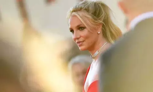 Britney Spears को कैलिफ़ोर्निया में संदिग्ध DUI के लिए गिरफ़्तार किया गया Britney Spears को कैलिफ़ोर्निया में संदिग्ध DUI के लिए गिरफ़्तार किया गया