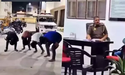 Firozabad: होली पर उपद्रवियों की हेकड़ी निकली, पुलिस ने की सख्ती Firozabad: होली पर उपद्रवियों की हेकड़ी निकली, पुलिस ने की सख्ती