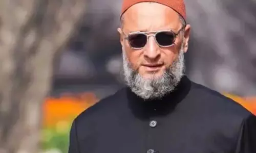 Owaisi ने सनातन संस्था के कार्यक्रम को लेकर पीएम मोदी की आलोचना की Owaisi ने सनातन संस्था के कार्यक्रम को लेकर पीएम मोदी की आलोचना की