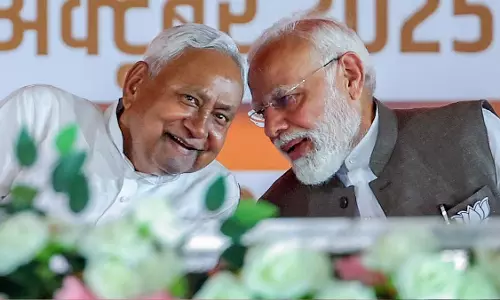 JD(U) ने नीतीश कुमार के खिलाफ प्रदर्शन किया, पीएम मोदी के पोस्टर पर दाग लगाया JD(U) ने नीतीश कुमार के खिलाफ प्रदर्शन किया, पीएम मोदी के पोस्टर पर दाग लगाया