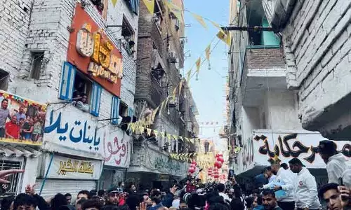रमजान में Cairo के मतारिया में बड़ा इफ्तार आयोजन रमजान में Cairo के मतारिया में बड़ा इफ्तार आयोजन