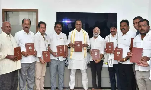 समाज में पत्रकारों की भूमिका महत्वपूर्ण है: MLA Mallareddy समाज में पत्रकारों की भूमिका महत्वपूर्ण है: MLA Mallareddy