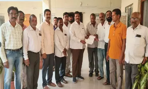 सिंगरेनी स्टाफ के तहत VKCM का कामकाज फिर से शुरू होगा; तैनात कर्मचारियों को फिर से काम पर लगाया जाएगा सिंगरेनी स्टाफ के तहत VKCM का कामकाज फिर से शुरू होगा; तैनात कर्मचारियों को फिर से काम पर लगाया जाएगा