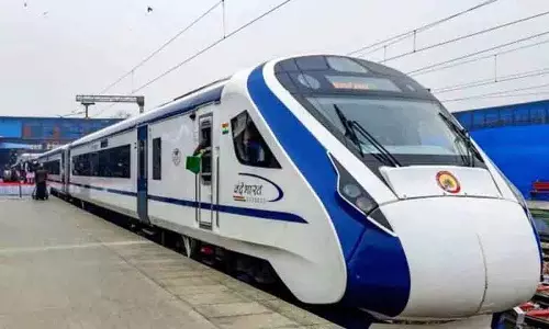 हिंदूपुर स्टेशन पर Vande Bharat एक्सप्रेस का टाइम बदला हिंदूपुर स्टेशन पर Vande Bharat एक्सप्रेस का टाइम बदला