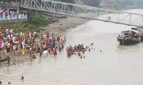 डोला के दिन गंगा में युवती लापता, Ichapur में शव मिला डोला के दिन गंगा में युवती लापता, Ichapur में शव मिला