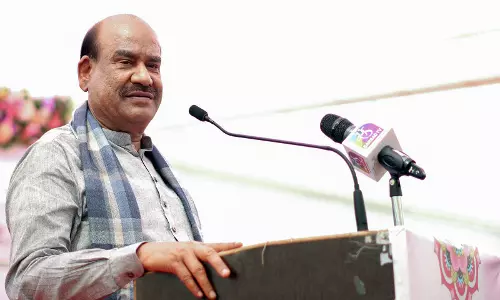 विकास और पर्यावरण एक-दूसरे के विरोधी नहीं, बल्कि एक-दूसरे के पूरक हैं: Om Birla विकास और पर्यावरण एक-दूसरे के विरोधी नहीं, बल्कि एक-दूसरे के पूरक हैं: Om Birla