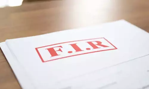 धान पर पानी डालने का मामला, चार कर्मचारियों पर FIR दर्ज