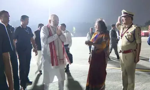 अमित शाह भुवनेश्वर से रवाना, मुख्यमंत्री मोहन मांझी ने दी औपचारिक विदाई अमित शाह भुवनेश्वर से रवाना, मुख्यमंत्री मोहन मांझी ने दी औपचारिक विदाई
