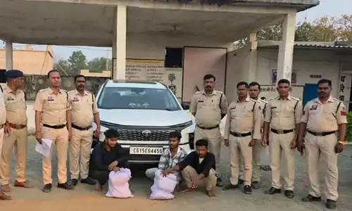 CG BREAKING: 8 किलो गांजे के साथ 3 तस्कर गिरफ्तार CG BREAKING: 8 किलो गांजे के साथ 3 तस्कर गिरफ्तार