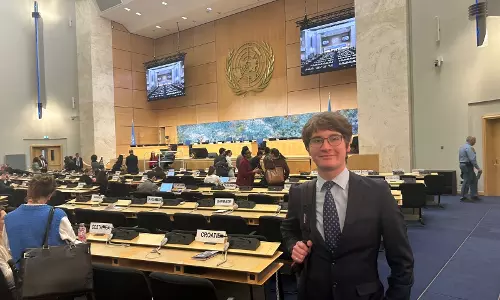 ऑक्सफ़ोर्ड के छात्र ने UNHRC में भारत के समावेशी शिक्षा मॉडल पर प्रकाश डाला ऑक्सफ़ोर्ड के छात्र ने UNHRC में भारत के समावेशी शिक्षा मॉडल पर प्रकाश डाला