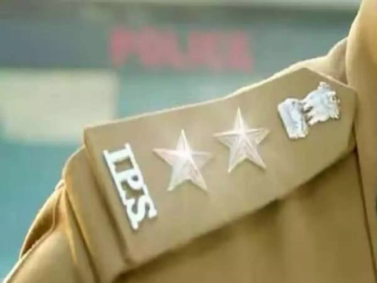 IPS अफसर ने पूर्व सांसद को किया टॉर्चर, घंटो तक चली पूछताछ IPS अफसर ने पूर्व सांसद को किया टॉर्चर, घंटो तक चली पूछताछ