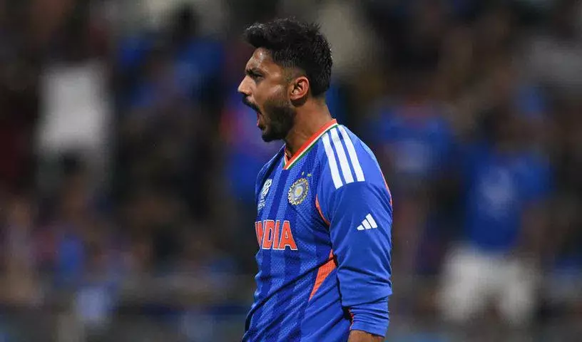 अक्षर पटेल की शानदार फील्डिंग ने भारत को टी20 वर्ल्ड कप फाइनल में पहुंचाया अक्षर पटेल की शानदार फील्डिंग ने भारत को टी20 वर्ल्ड कप फाइनल में पहुंचाया
