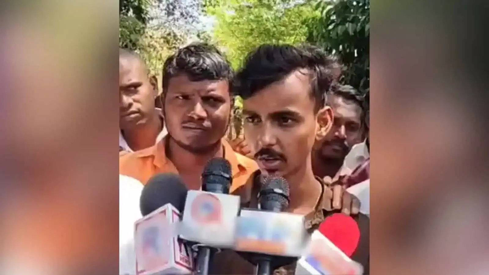 सोशल मीडिया पोस्ट को लेकर Telangana के व्यक्ति पर हमला करने के आरोप में 9 लोग गिरफ्तार सोशल मीडिया पोस्ट को लेकर Telangana के व्यक्ति पर हमला करने के आरोप में 9 लोग गिरफ्तार