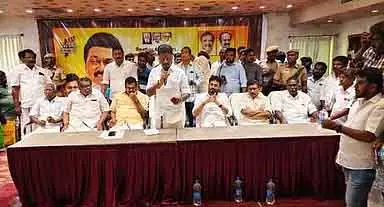 स्टालिन को दूसरी बार मुख्यमंत्री बनाना लक्ष्य है - O. Panneerselvam स्टालिन को दूसरी बार मुख्यमंत्री बनाना लक्ष्य है - O. Panneerselvam