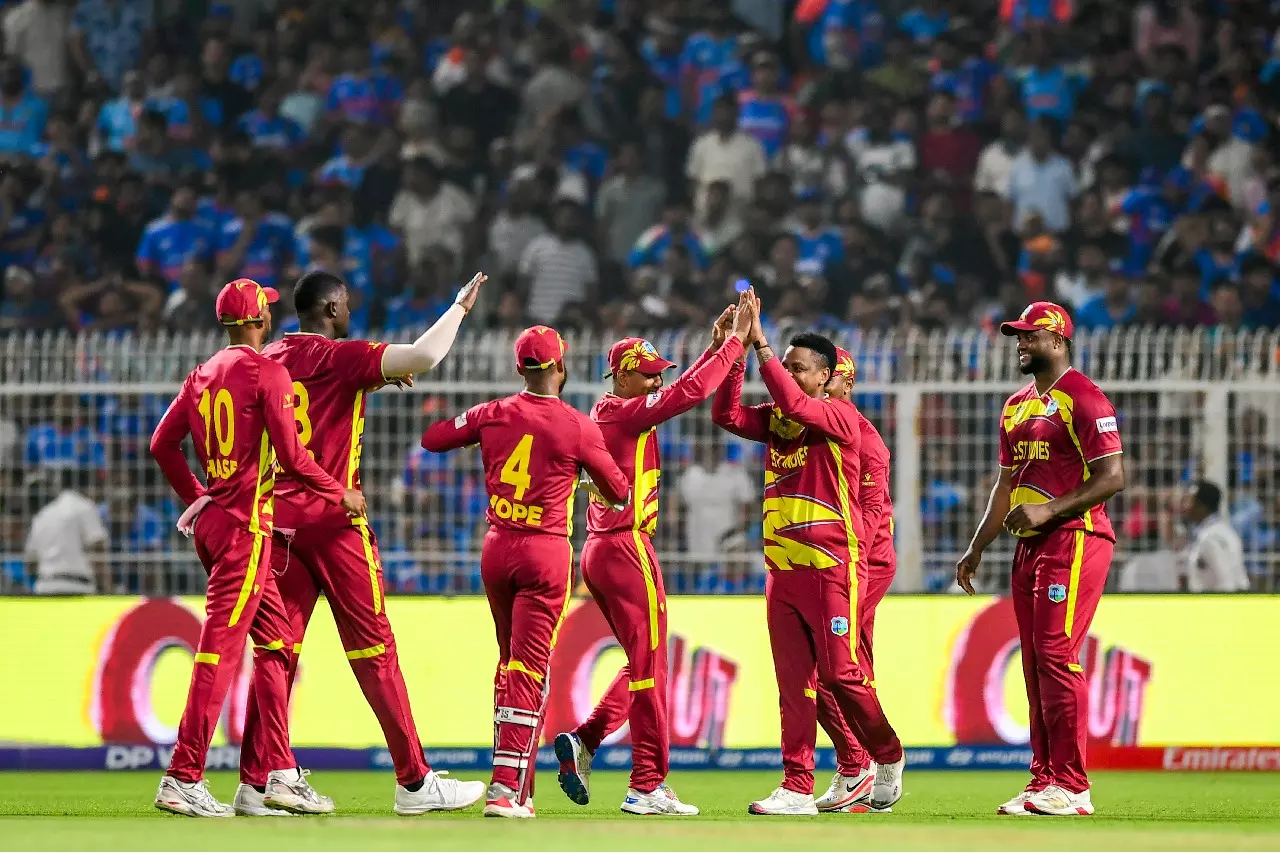 T20 WC: मिडिल ईस्ट ट्रैवल रुकावट के बाद WI टीम चार्टर्ड फ्लाइट से लौटेगी T20 WC: मिडिल ईस्ट ट्रैवल रुकावट के बाद WI टीम चार्टर्ड फ्लाइट से लौटेगी
