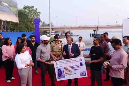 केरल चुनाव: कोच्चि में सीईसी ज्ञानेश कुमार ने लॉन्च किया जेन-जी एंथम, युवाओं को दिलाई शपथ केरल चुनाव: कोच्चि में सीईसी ज्ञानेश कुमार ने लॉन्च किया जेन-जी एंथम, युवाओं को दिलाई शपथ