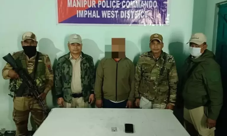UPPK फेस्टिवल के बीच UPPK के टॉप उग्रवादी ने मणिपुर पुलिस के सामने सरेंडर किया UPPK फेस्टिवल के बीच UPPK के टॉप उग्रवादी ने मणिपुर पुलिस के सामने सरेंडर किया