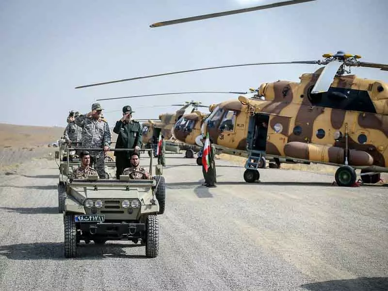 IRGC की चेतावनी: लंबे युद्ध की तैयारी, US ने कहा- निर्णायक जवाब देंगे IRGC की चेतावनी: लंबे युद्ध की तैयारी, US ने कहा- निर्णायक जवाब देंगे