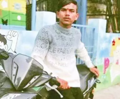 भाटापारा शहर में हत्या, युवक पर चाकूबाजी की बड़ी वारदात भाटापारा शहर में हत्या, युवक पर चाकूबाजी की बड़ी वारदात