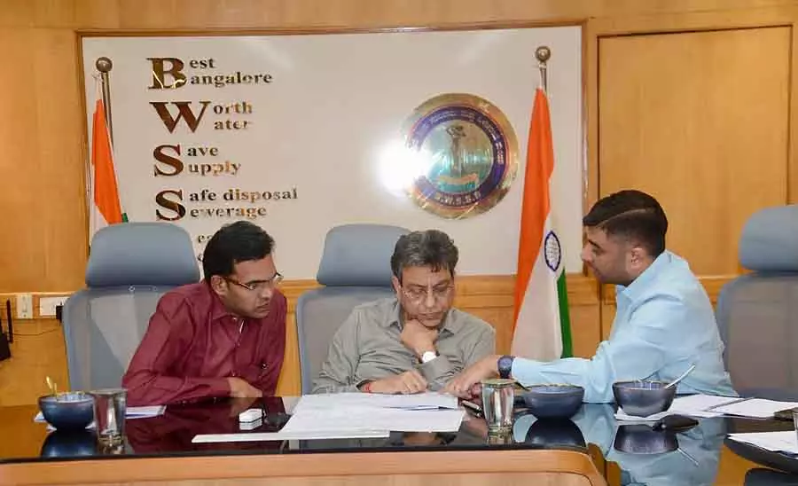 एक वार्ड जल प्रबंधन का प्रभारी है: Tushar Girinath एक वार्ड जल प्रबंधन का प्रभारी है: Tushar Girinath