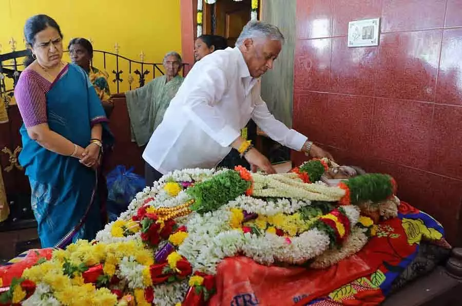 Karnataka : केंद्रीय मंत्री वी. सोमन्ना की बहन का निधन हो गया Karnataka : केंद्रीय मंत्री वी. सोमन्ना की बहन का निधन हो गया