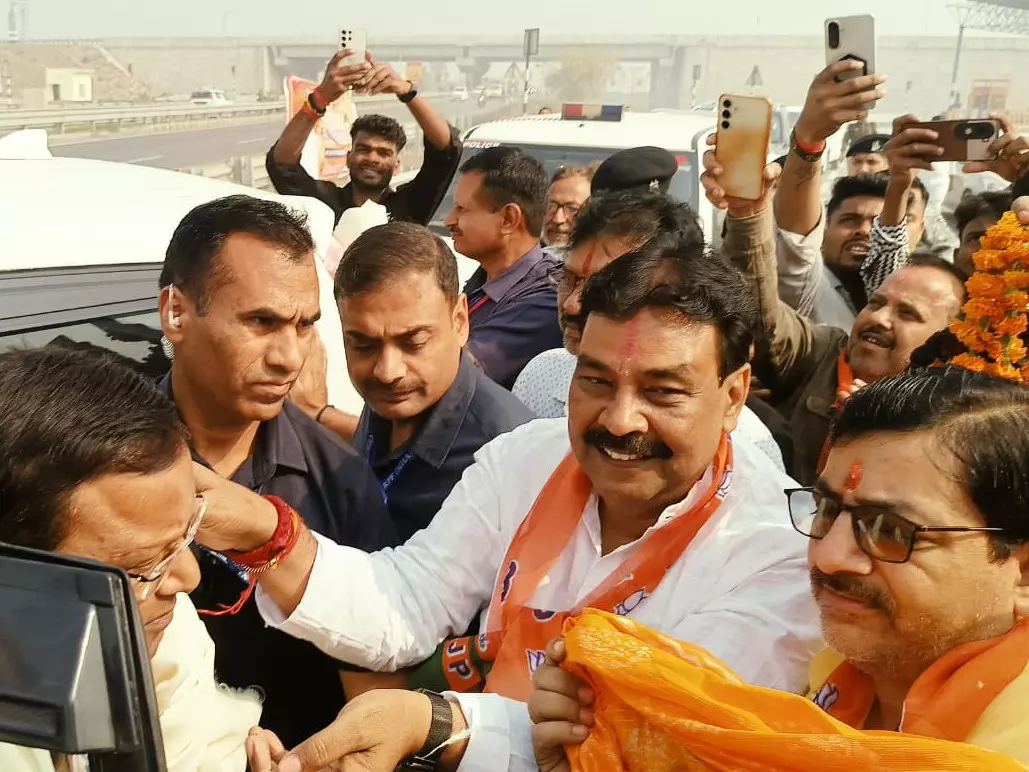 Kanpur: कानपुर दौरे पर पंकज चौधरी, कार्यकर्ताओं ने किया जोरदार स्वागत Kanpur: कानपुर दौरे पर पंकज चौधरी, कार्यकर्ताओं ने किया जोरदार स्वागत
