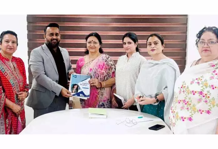 महिलाओं और युवाओं को आत्मनिर्भर बनने के लिए स्किल डेवलपमेंट का विकल्प चुनना चाहिए: Sanjita Dogra महिलाओं और युवाओं को आत्मनिर्भर बनने के लिए स्किल डेवलपमेंट का विकल्प चुनना चाहिए: Sanjita Dogra