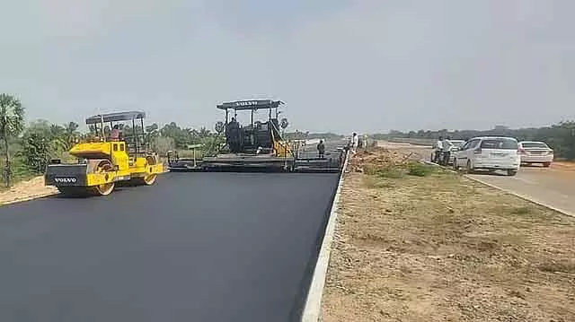 Karnataka Budget 2026: राज्य सरकार 1,846 km लंबे हाईवे के डेवलपमेंट के साथ आगे बढ़ी Karnataka Budget 2026: राज्य सरकार 1,846 km लंबे हाईवे के डेवलपमेंट के साथ आगे बढ़ी
