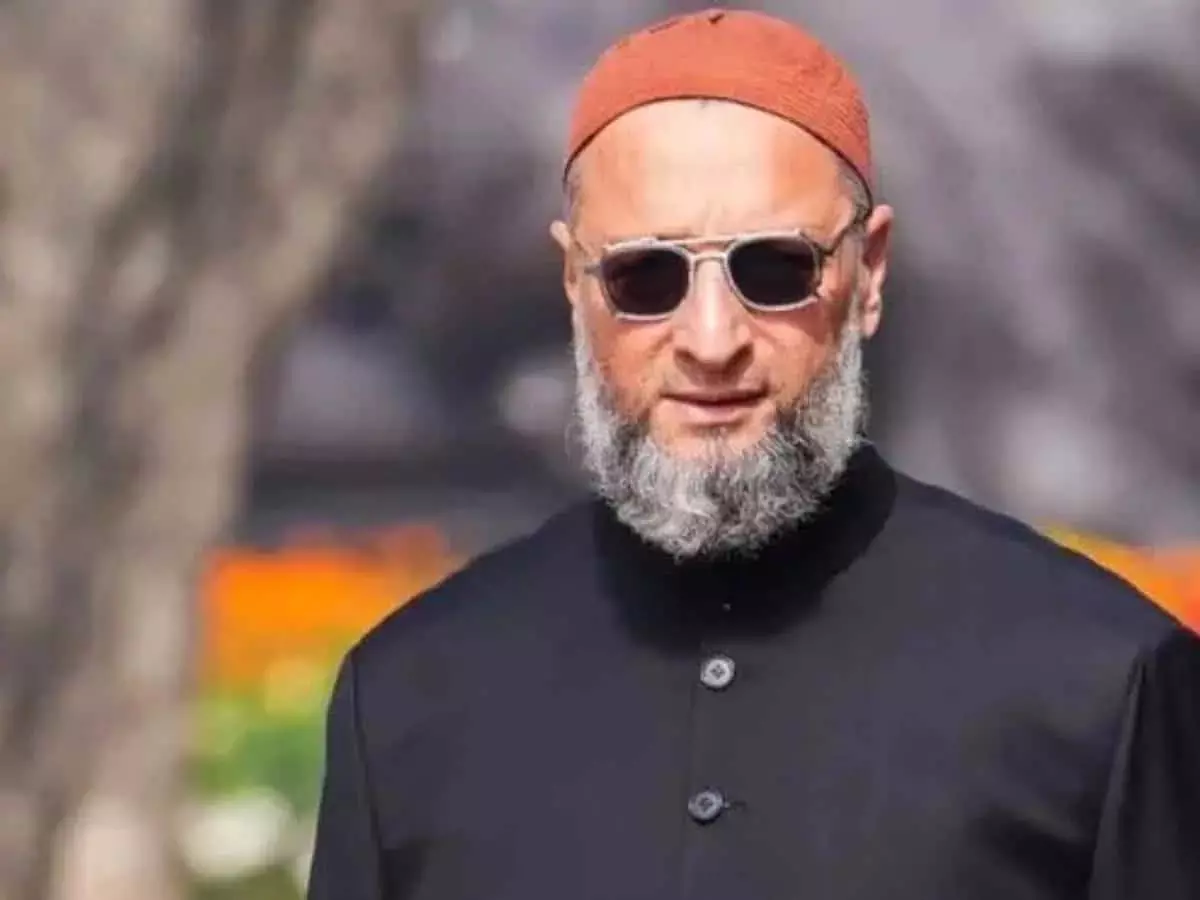 Owaisi ने सनातन संस्था के कार्यक्रम को लेकर पीएम मोदी की आलोचना की Owaisi ने सनातन संस्था के कार्यक्रम को लेकर पीएम मोदी की आलोचना की