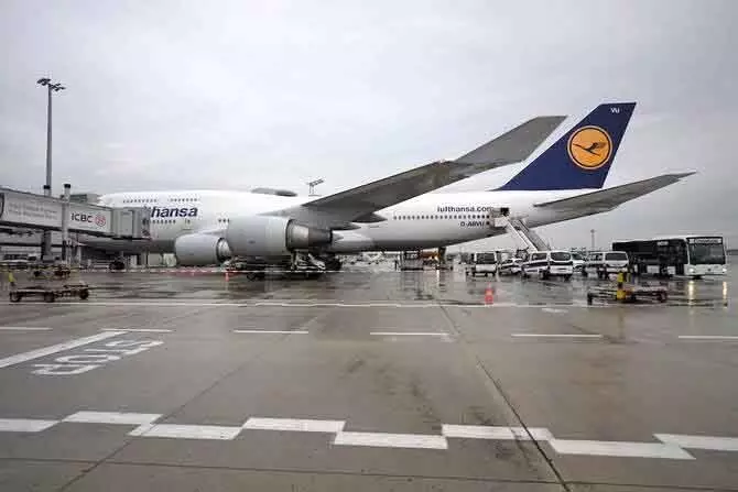 Iran तनाव से एयरलाइंस ने फ्लाइट कैपेसिटी शिफ्ट की Iran तनाव से एयरलाइंस ने फ्लाइट कैपेसिटी शिफ्ट की