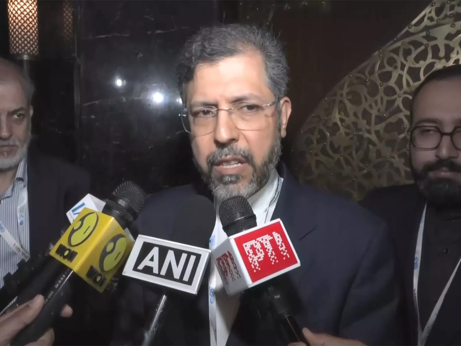 आखिरी गोली तक विरोध करने के अलावा कोई चारा नहीं है: US-इज़राइल हमले पर ईरानी उप विदेश मंत्री आखिरी गोली तक विरोध करने के अलावा कोई चारा नहीं है: US-इज़राइल हमले पर ईरानी उप विदेश मंत्री