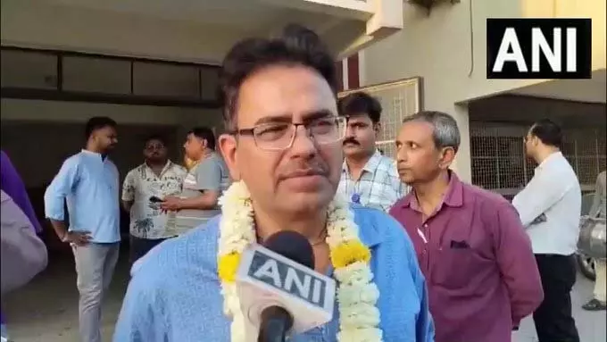 UPSC टॉपर अनुज अग्निहोत्री की सफलता पर पिता भावुक, बोले UPSC टॉपर अनुज अग्निहोत्री की सफलता पर पिता भावुक, बोले