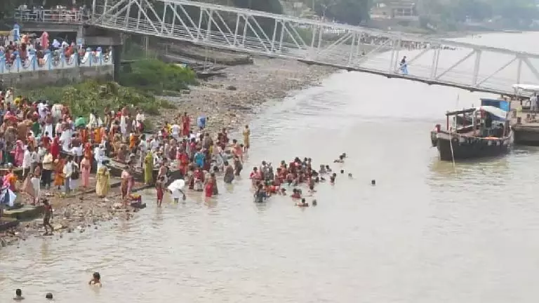 डोला के दिन गंगा में युवती लापता, Ichapur में शव मिला डोला के दिन गंगा में युवती लापता, Ichapur में शव मिला