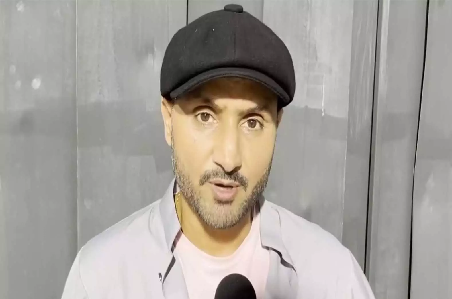 T20 WC: हरभजन सिंह ने भारत की रोमांचक सेमीफाइनल जीत में बुमराह और हार्दिक की गेंदबाजी की तारीफ की T20 WC: हरभजन सिंह ने भारत की रोमांचक सेमीफाइनल जीत में बुमराह और हार्दिक की गेंदबाजी की तारीफ की
