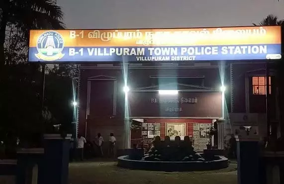 दिनदहाड़े सोने की दुकान लूट का खुलासा, 4 गिरफ्तार दिनदहाड़े सोने की दुकान लूट का खुलासा, 4 गिरफ्तार