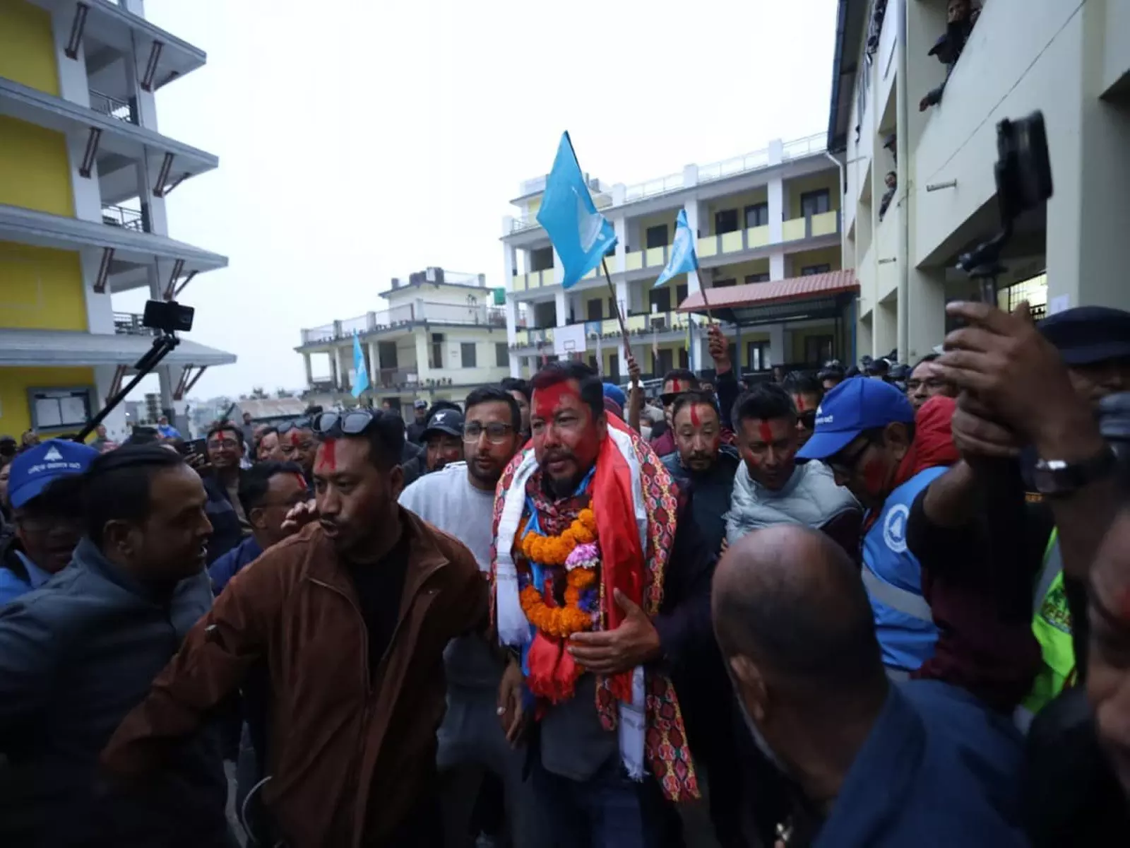 Nepal में जश्न का माहौल, बालेन की पार्टी ने संसदीय चुनावों में दो-तिहाई बहुमत हासिल किया Nepal में जश्न का माहौल, बालेन की पार्टी ने संसदीय चुनावों में दो-तिहाई बहुमत हासिल किया