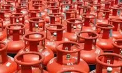 घरेलू गैस सिलेंडर के दाम में 60 रुपये की बढ़ोतरी