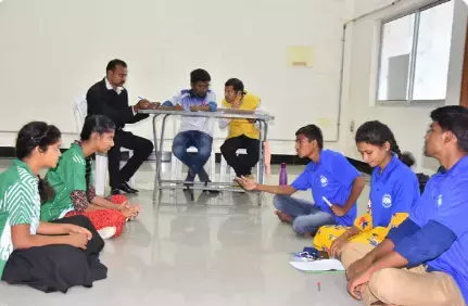 Telangana: शेखपेट कैंपस का सरप्राइज चेक हुआ Telangana: शेखपेट कैंपस का सरप्राइज चेक हुआ