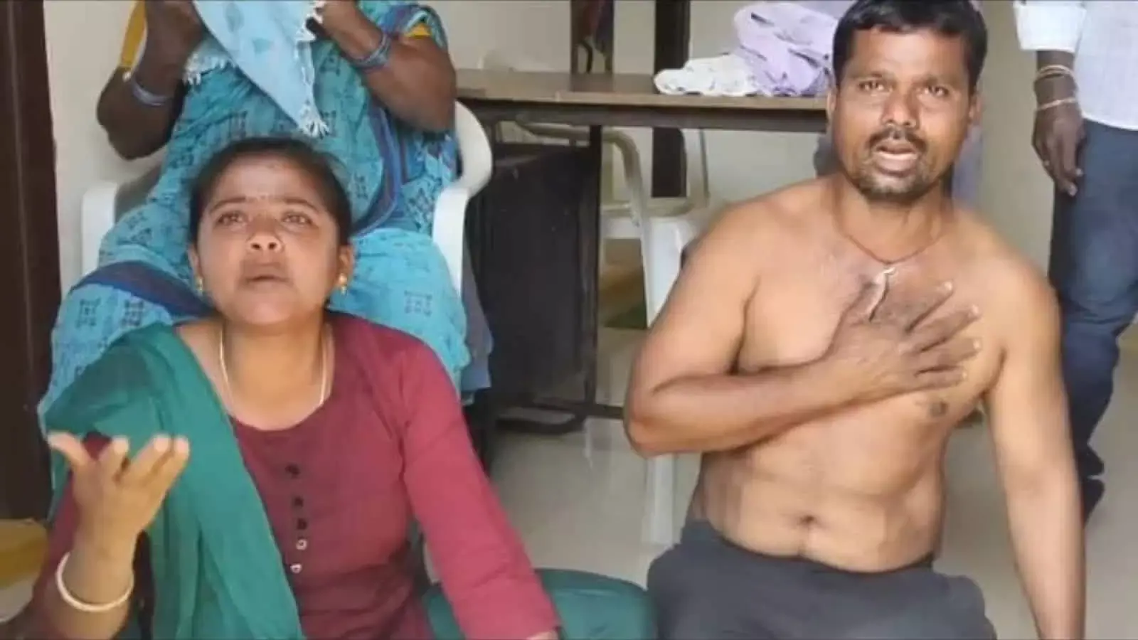 Telangana के जगतियाल में ग्राम पंचायत ऑफिस में एक कपल ने सुसाइड करने की कोशिश