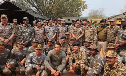 31 मार्च तक नक्सलमुक्त झारखंड का लक्ष्य, सीआरपीएफ डीजी ने चाईबासा में ऑपरेशनल तैयारियों की समीक्षा की